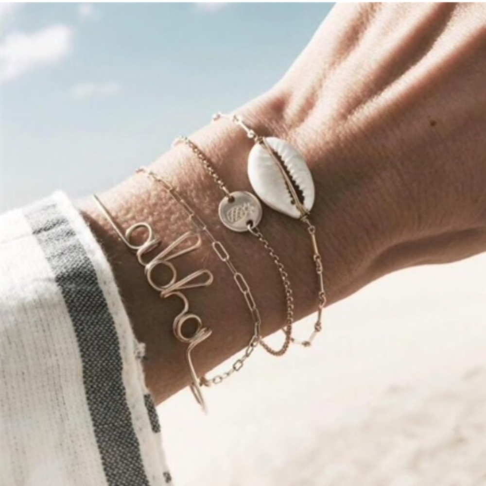 Bohemian Seashell Bracelet Set of 4 gold NEW